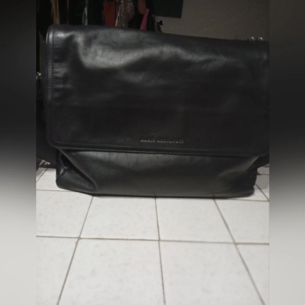 Mario Hernandez Black Leather Messenger/Shoulder Bag - Crossbody - Laptop Bag